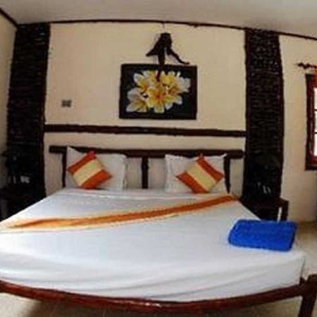 Alongkot Beach Resort Кханом Екстериор снимка