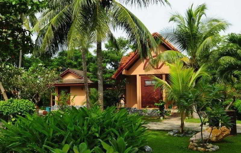 Alongkot Beach Resort Кханом Екстериор снимка