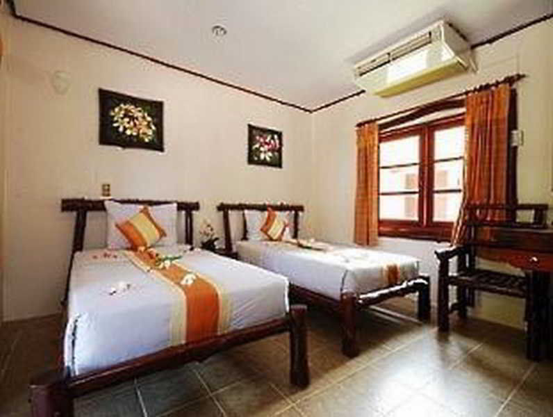 Alongkot Beach Resort Кханом Екстериор снимка
