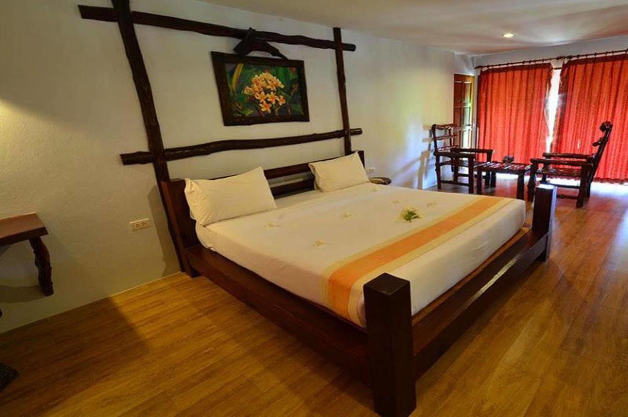 Alongkot Beach Resort Кханом Екстериор снимка